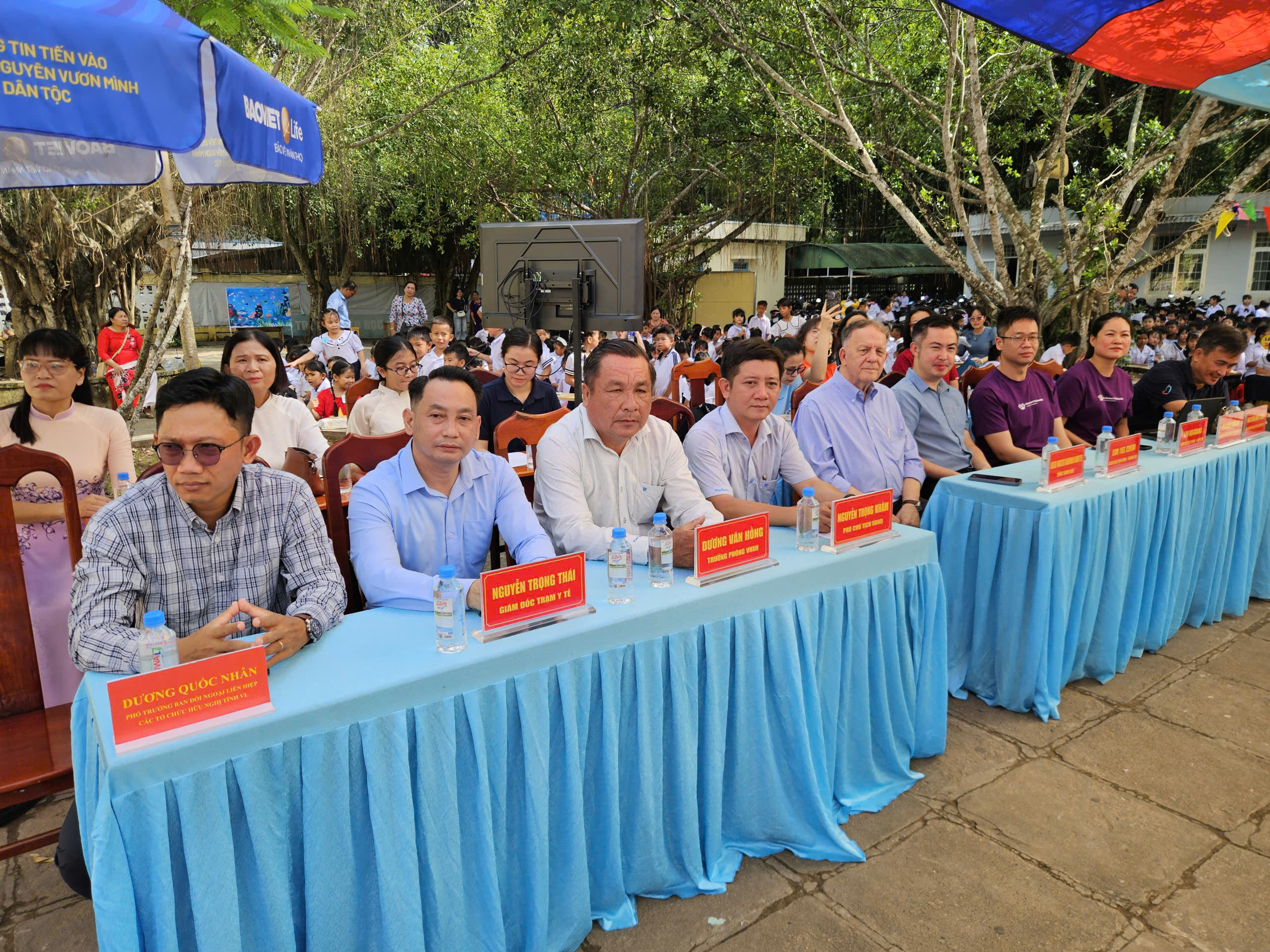 Trường tiểu học Hòa Thuận tiếp nhận hệ thống lọc nước công nghệ RO 