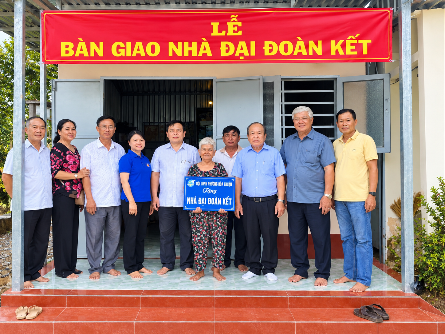 Phường Hòa Thuận bàn giao 02 nhà đại đoàn kết cho hộ cận nghèo