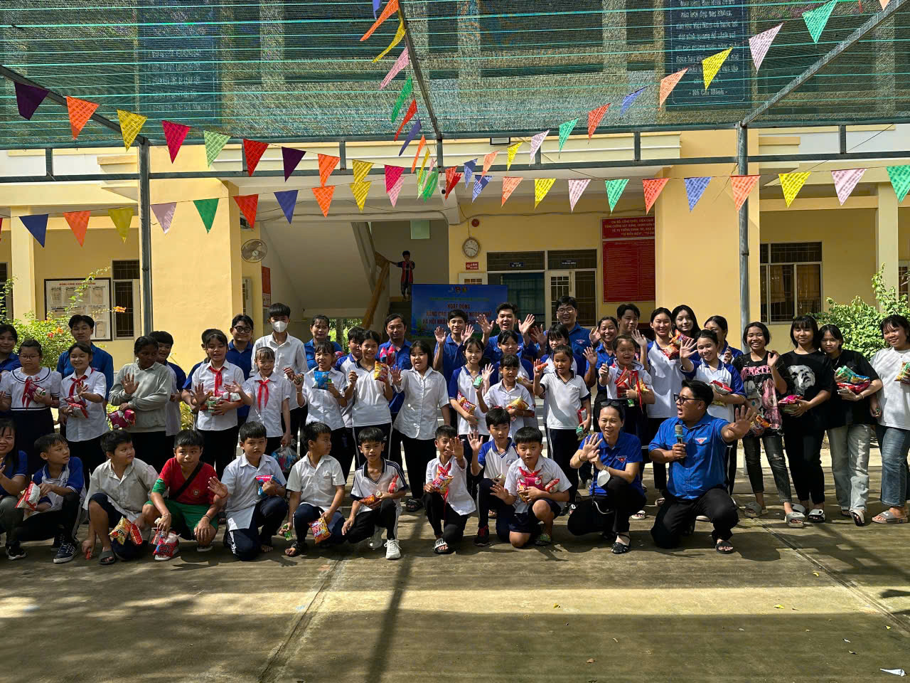 Nâng cao năng lực ngoại ngữ cho thiếu nhi phường Hòa Thuận