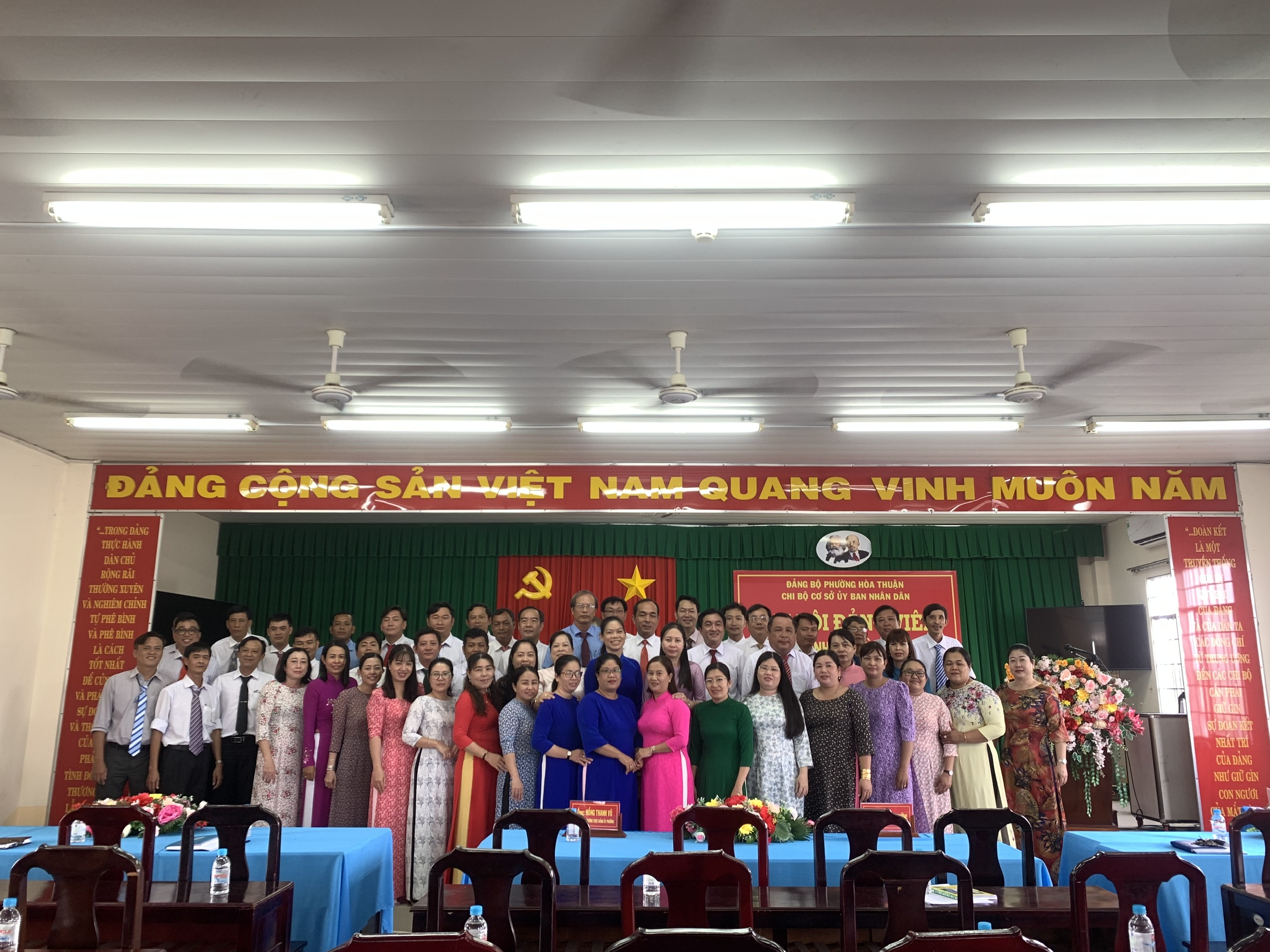 Chi bộ cơ sở UBND phường Hòa Thuận tổ chức thành công Đại hội lần thứ I, nhiệm kỳ 2025 - 2030