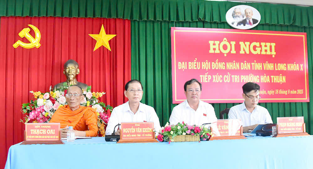 Tổ đại biểu HĐND tỉnh Vĩnh Long (đơn vị số 10) tiếp xúc cử tri tại phường Hòa Thuận
