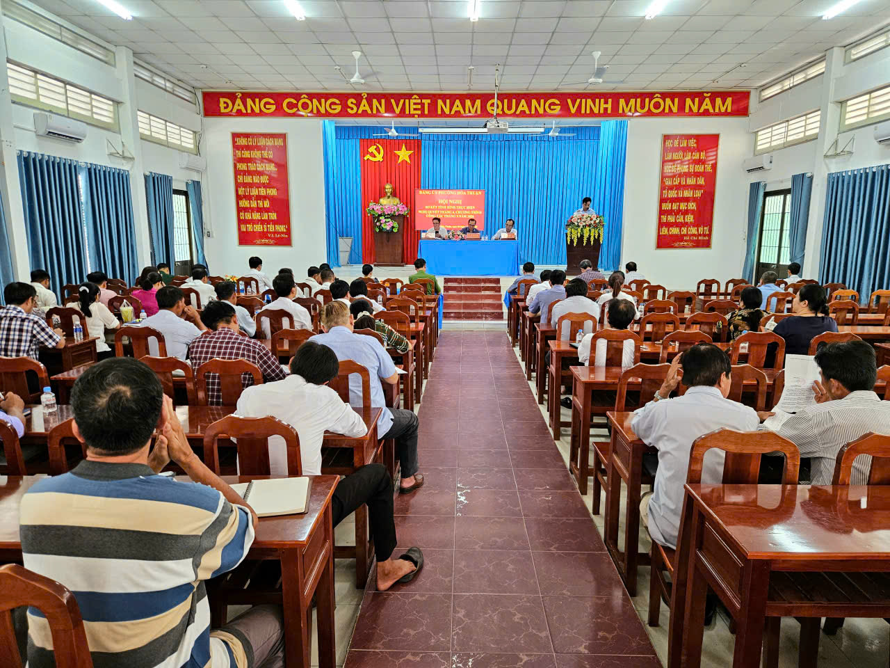 ĐẢNG ỦY PHƯỜNG HÒA THUẬN TỔ CHỨC HỌP SƠ KẾT THỰC HIỆN NGHỊ QUYẾT THÁNG 4, TRIỂN KHAI NHIỆM VỤ TRỌNG TÂM THÁNG 5 NĂM 2026